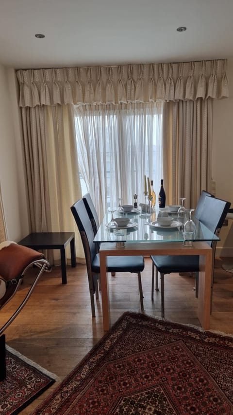 Beautiful and modern Apartment in North London Condo in Edgware
