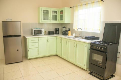 Coffee/tea facilities, Kitchen or kitchenette, minibar, pet friendly, stove