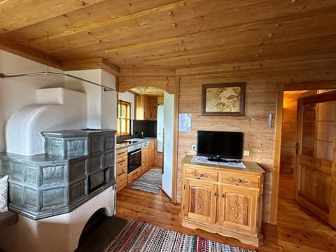 Dining area, kitchen