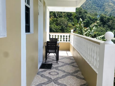 mountain view apartment 2 Condominio in Dominica