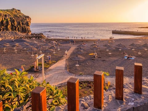 Nearby landmark, Neighbourhood, Beach, Sunset