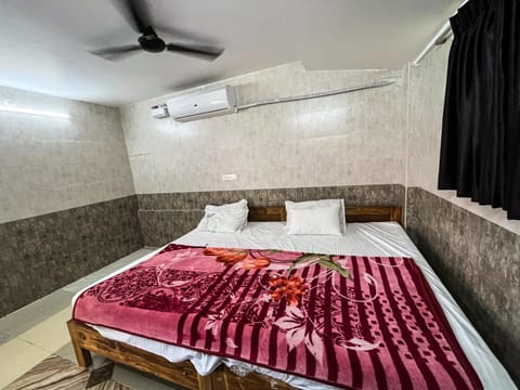 Royal Grand Residency Apartment in Puducherry, India