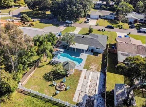 Tropical Dream - Pool - Firepit - Gazebo House in Largo