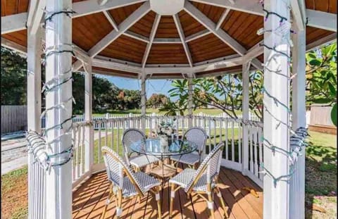 Tropical Dream - Pool - Firepit - Gazebo House in Largo