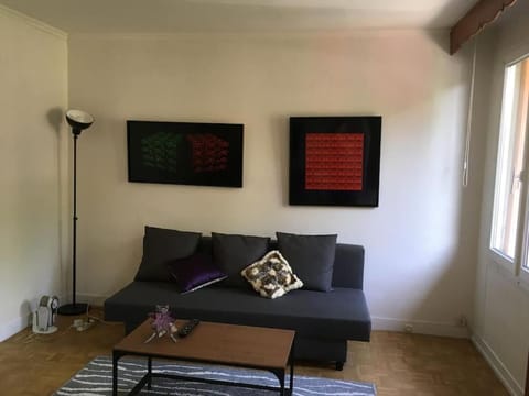 Superbe appartement, résidence familiale, parking Condo in Chevilly Larue