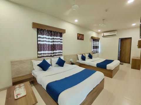 Hotel Palm Residency Bed and Breakfast in Ahmedabad