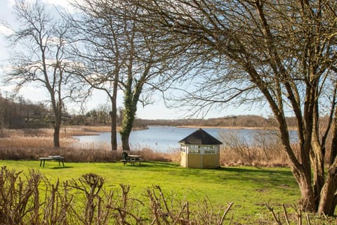 Nearby landmark, Natural landscape, Lake view