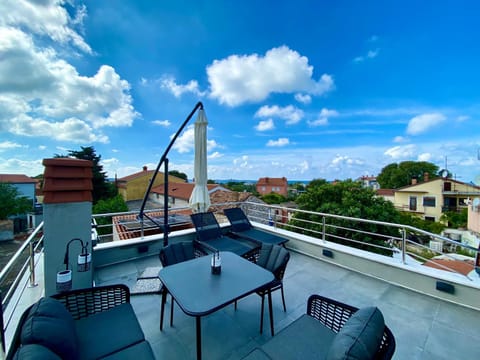 View (from property/room), Balcony/Terrace
