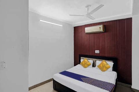 SPOT ON AK Residency Hotel in Noida