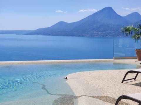 Lake view, Swimming pool