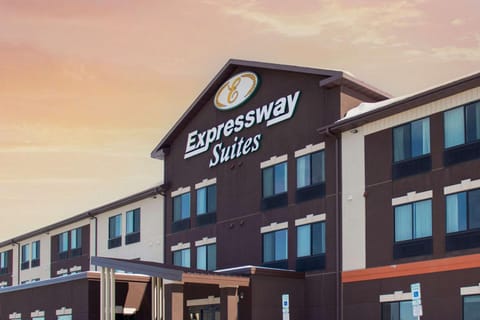 Expressway Suites of Grand Forks Hotel in Grand Forks