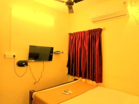 LE PRINCE VILLA STAY with CAR PARKING- triple 9 triple 4 16 double zero Apartment in Puducherry