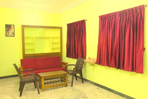 Le Prince Villa STAY with CAR PARKING Condo in Puducherry