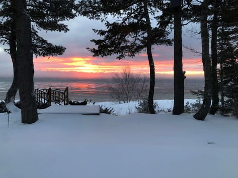 Lake Superior Cabin with Fireplace Snowmobile Trails Maison in Whitefish Township