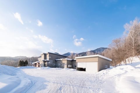 Landmark Annex Apartment in Furano