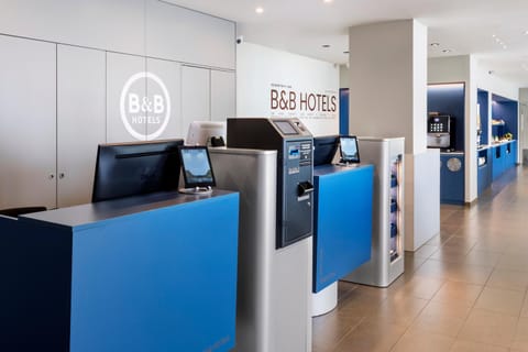 B&B HOTEL Madrid Aeropuerto T1 T2 T3 Hotel in Madrid