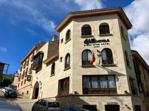 Property building, Facade/entrance