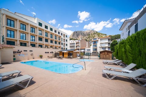 Property building, Pool view, Swimming pool