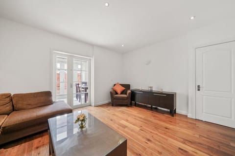 Park Royal Hububb Stay Vacation rental in London Borough of Ealing