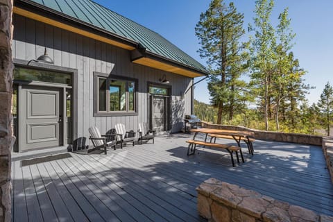 83 Ridge Road House in La Plata County