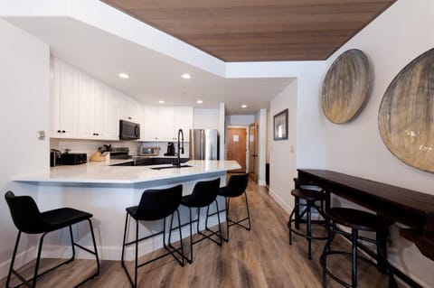 Eolus 422 House in Purgatory