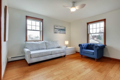 Comfy Tiverton Home Near Newport and Beaches! House in Tiverton