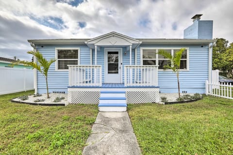 Pet-Friendly Gulfport Home Less Than 2 Mi to Beach House in Gulfport