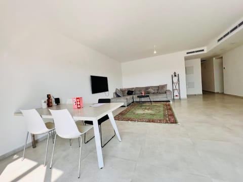 Luxury Penthouse 5 Rooms Apartamento in Tel Aviv District