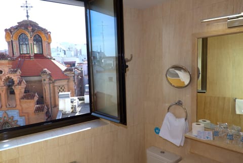 Bathroom, View (from property/room), City view