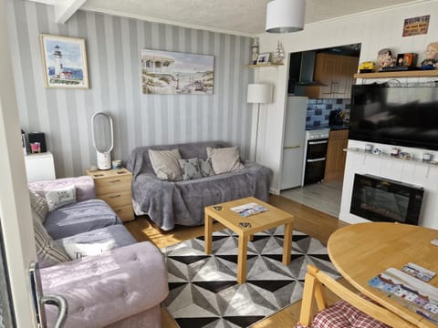 Sundowner D & A Holiday Home Chalet in Hemsby