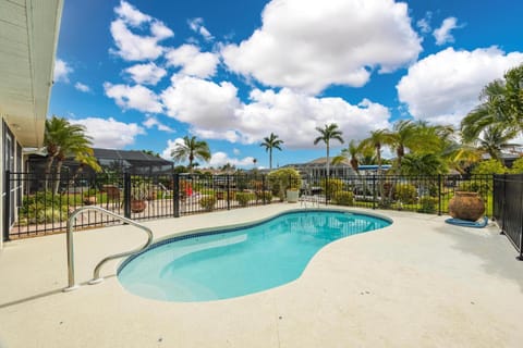 Gulf Access pool home - Villa Island Time - Roelens Vacations House in Cape Coral