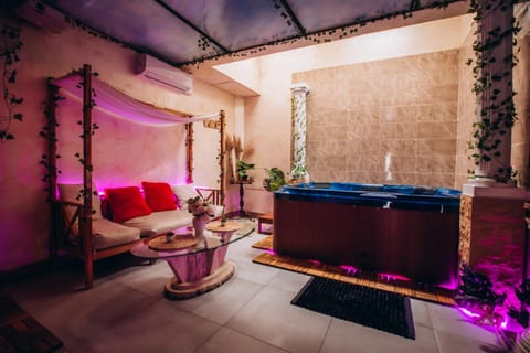 Hot Tub, Living room