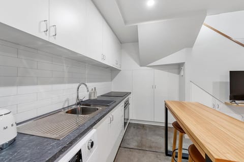 Self Contained Loft Apartment in CBD Eigentumswohnung in Devonport