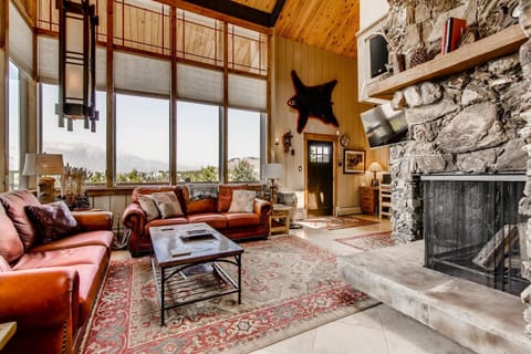 Epic Lake and Mountain Views from this private home! home House in Dillon