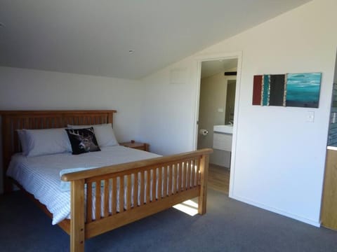 Ruby Bay Loft Accommodation Apartment in Tasman District, Tasman, New Zealand