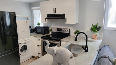 JstLikeHome - Serenity Suites Condo in Gatineau