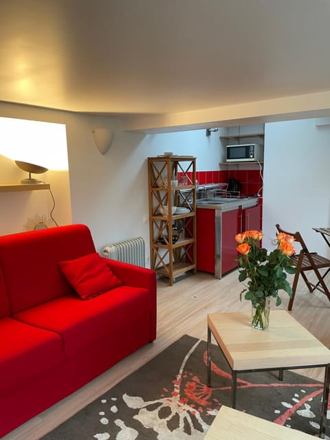 Studio au calme dans jardin à 30min de Paris avec NOUVELLE LITERIE Condominio in Chatou