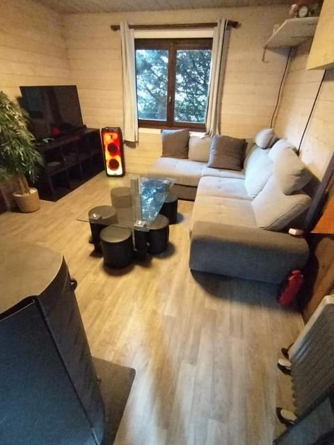 Châlet 8 personnes + grand terrain et rivière Chalet in Haute-Savoie