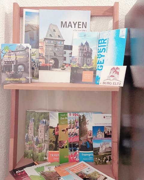 Mayen, Bäckerstr, Privatzimmer Nr4, Innenstadt, nähe Nürburgring & Burg Eltz, Gemeinschaftsbad Vacation rental in Mayen