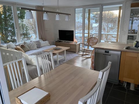 Living room, Dining area