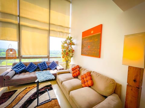 Lovely Loft Unit with Golf View Condominio in Makati