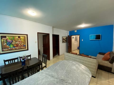Beautiful apartment near Malecon and Murcielago beach! Condo in Manta