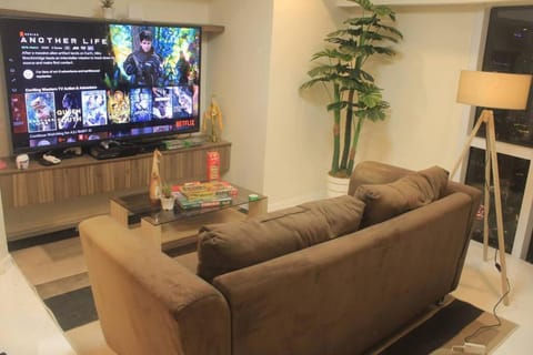 A2J Luxury 2BR Suite Near High Street BGC Taguig Condo in Makati