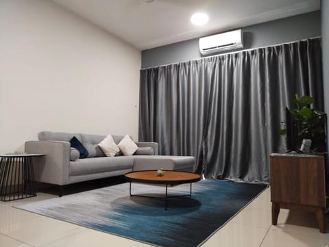 3 bedrooms big house saville cheras MRT with balcony Eigentumswohnung in Hulu Langat