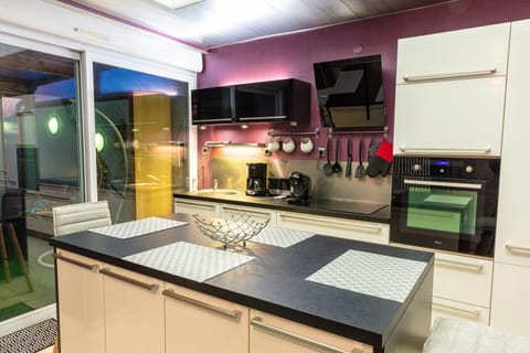 Kitchen or kitchenette, dishwasher, minibar, pet friendly, stove