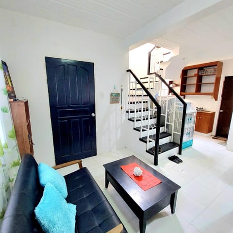 GENSAN TRANSIENT HOUSE AT CAMELLA HOMES 2-STOREY Bed and Breakfast in Davao Region