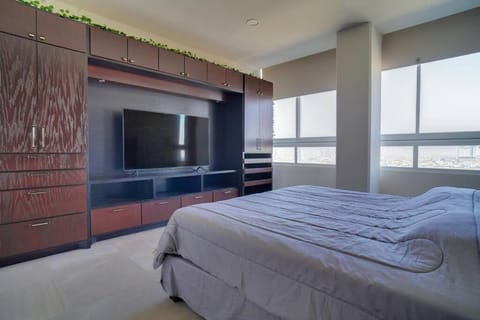 Best Apt Luxury Modern New 2BR Gym Pool 3mins SPGG Apartment in Monterrey