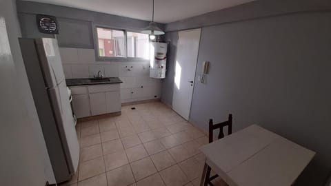 Alquilo departamento (termporario) para 6 personas en pleno centro Apartment in Necochea