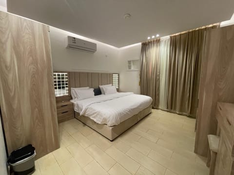 Bed, Photo of the whole room, Bedroom, wardrobe, air conditioner