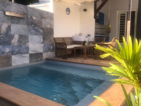 Zandoli piscine, vue mer, paisible, jardin Wohnung in Sainte-Luce